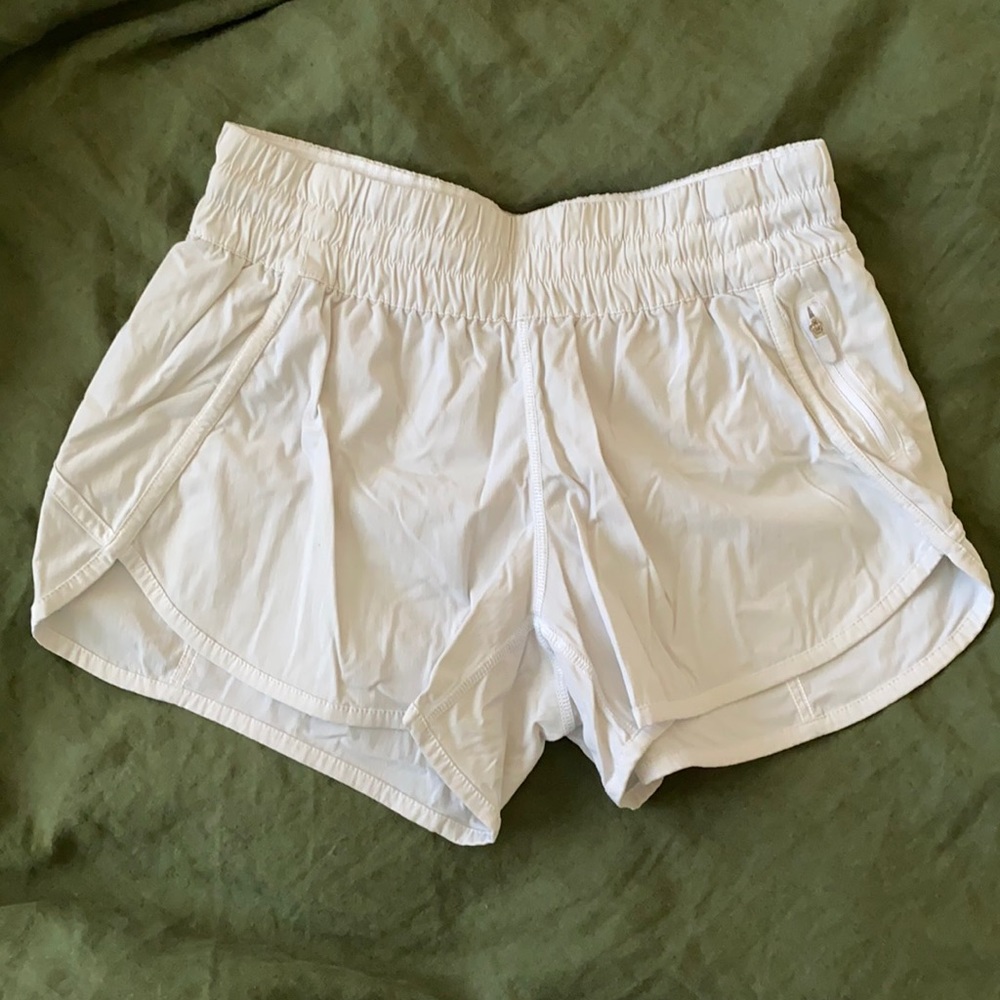 Lululemon Tracker Short 4’